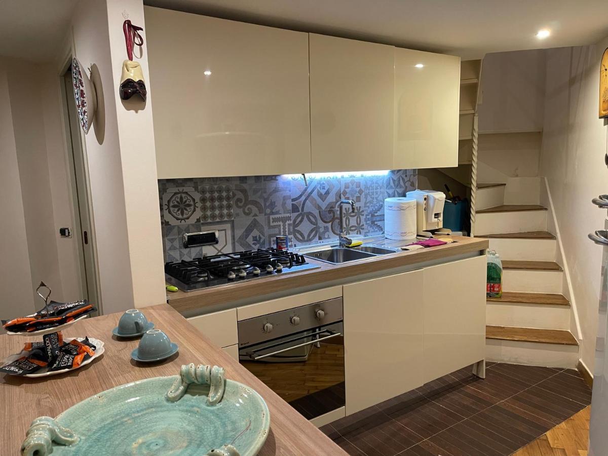 Casa Barone Apartment เนเปิลส์ ภายนอก รูปภาพ
